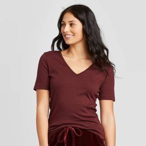 Burgundy Short Sleeve Slim Fit V-Neck Shirt